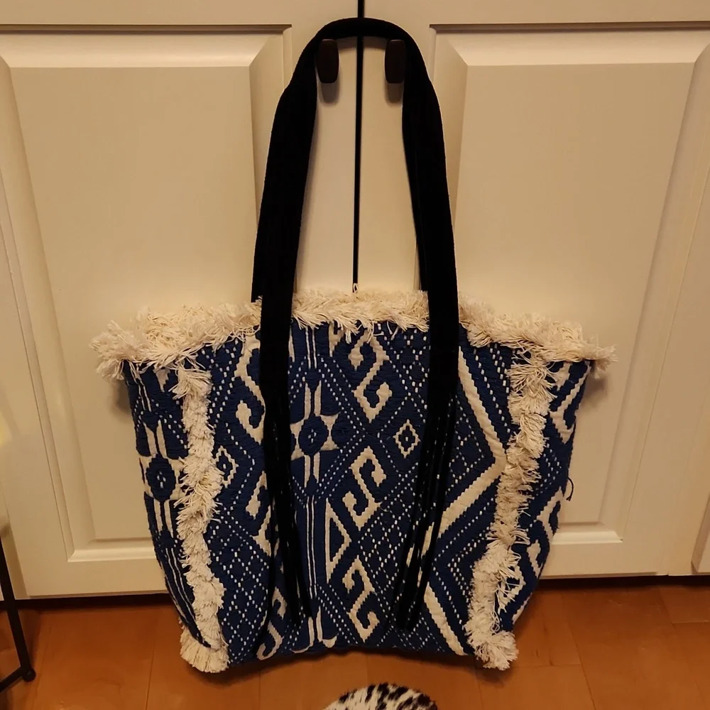 Soft Surroundings Ziggurat Carpet Bag woven carryall tote